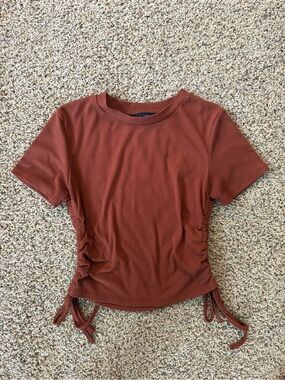 Women’s Rust Colored Short-Sleeve Sinched Side Top